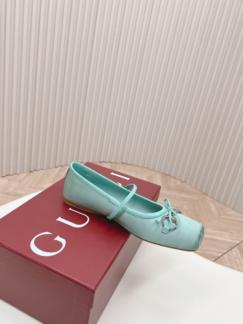 Gucci Flat Shoes